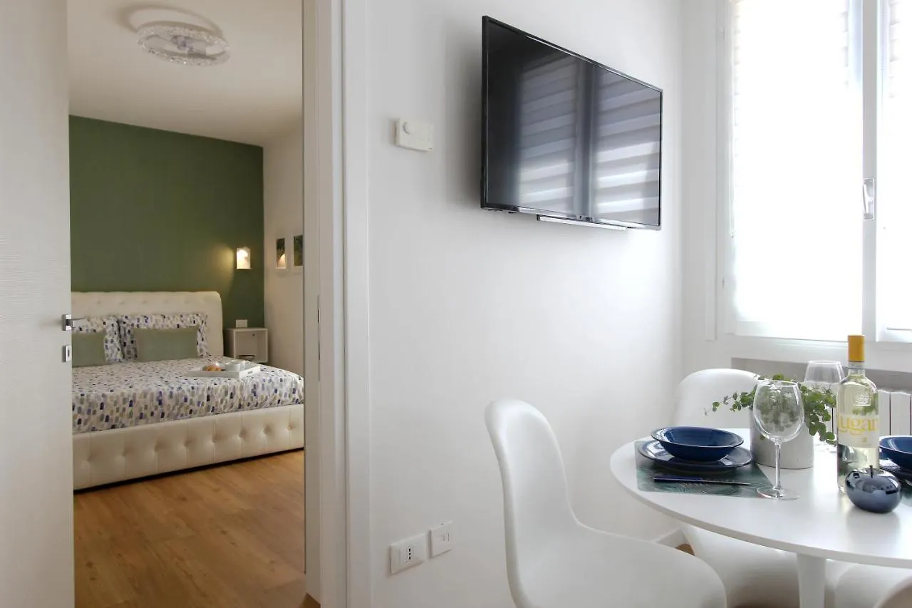 Apartamento Bertahaus - In Centro Storico Desenzano del Garda Italia