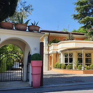 La Desenzano דסנזאנו דל גארדה